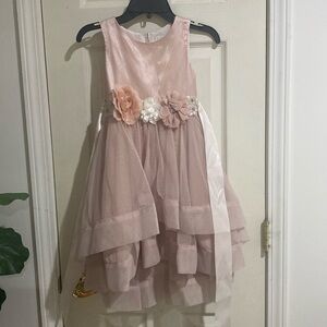 cute dusty rose colored dress size 5 (kids)!